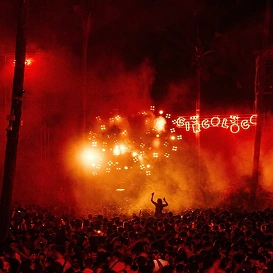Circoloco Warszawa — tłum i światła